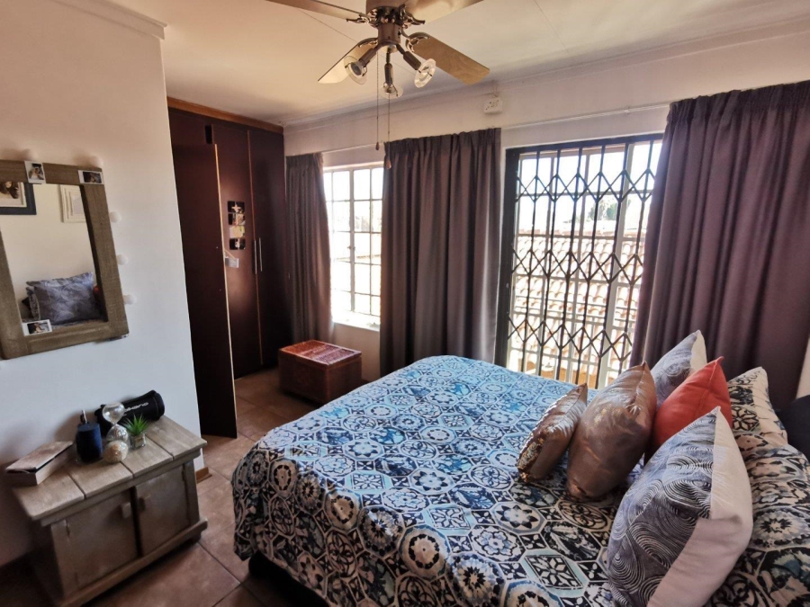 3 Bedroom Property for Sale in Van Der Hoff Park North West